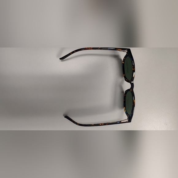 Ernest Hemingway Sunglasses - Picture 8 of 16